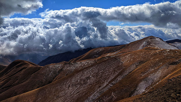 Bergkette in Berg-Karabach