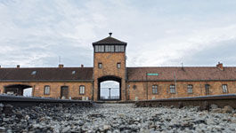 Gleise zum ehemaligen Konzentrationslager Auschwitz-Birkenau in Polen am 27.01.2018, dem Holocaust-Gedenktag.