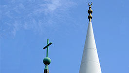 Kirchturm und Minarett in Mannheim