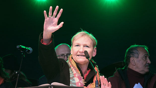 Kirsten Fehrs auf der Demo "Hamburg steht auf"