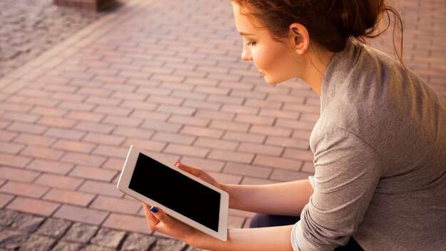 Frau am Tablet Frau am Tablet