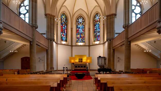 Blick auf den Altarraum in der Kreuzkirche in Herne