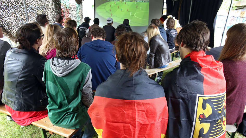 Public Viewing zur WM 2014 im evangelischen Weigle-Haus Essen