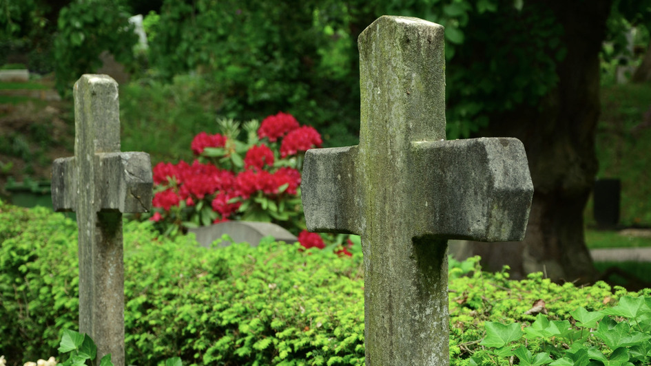Friedhof mit Kreuz Grabsteinen Friedhof mit Kreuz Grabsteinen