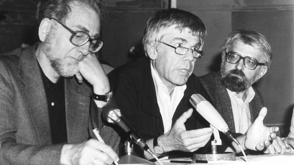 Podiumsgespräch mit Erhard Eppler und Karl Bonhoeffer auf einer Veranstaltung der 'Kirche von unten' auf dem Kirchentag 1987 in Ost-Berlin