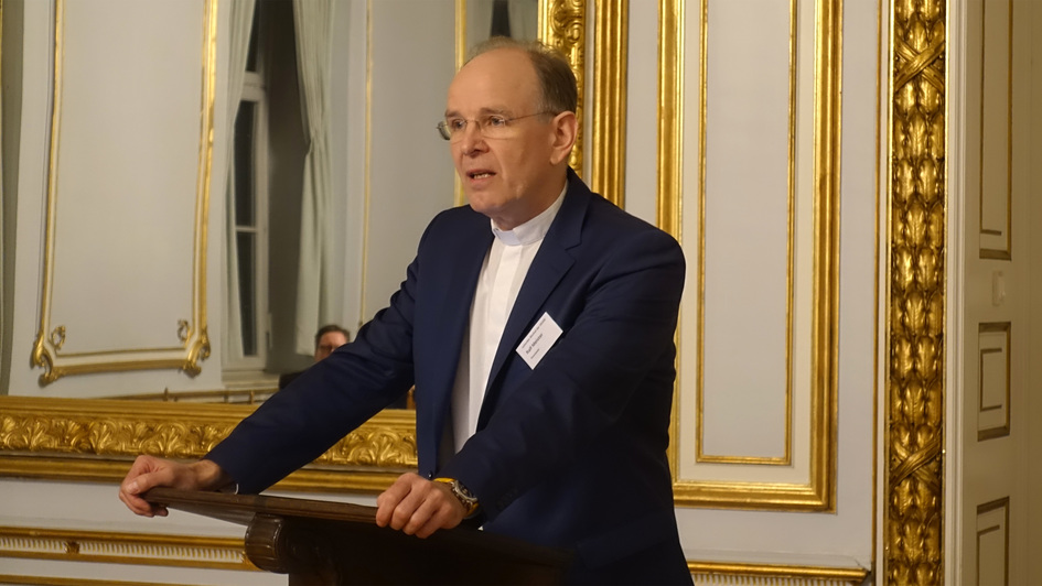 Landesbischof Ralf Meister spricht ein Grußwort beim Festakt zum Jubiläum des Liturgiewissenschaftlichen Instituts