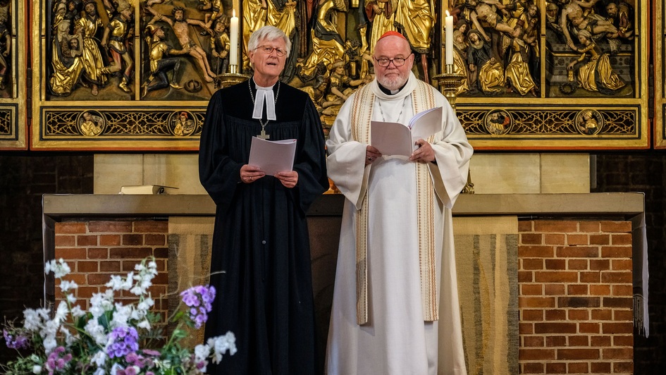 Der EKD-Ratsvorsitzende Heinrich Bedford-Strohm und der Vorsitzende der Deutschen Bischofskonferenz, Kardinal Reinhard Marx