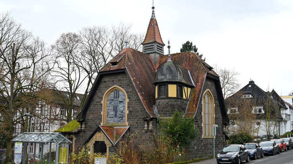 Die evangelische Johanneskirche in Bad Nauheim (Foto vom 04.12.2024). Die EKHN verschenkt das 1899 errichtete Gotteshaus an den Foerderverein Inklusion. Dieser will das Gebaeude zu einem Zuhause fuer Menschen mit Behinderung machen.