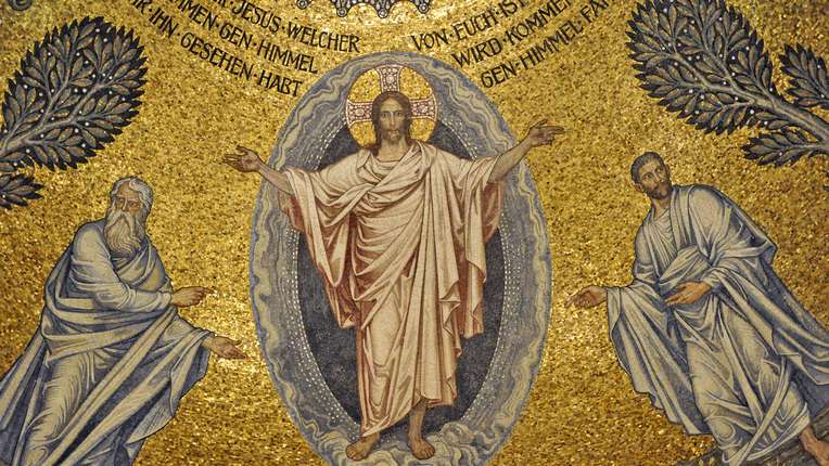 Moasik, das Christi Himmelfahrt darstellt, in der Kuppel über dem Altarraum der Himmelfahrtskirche auf dem Ölberg in Jerusalem