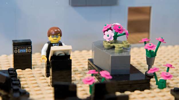 Bestattungsspielzeug von LEGO: Trauerredner
